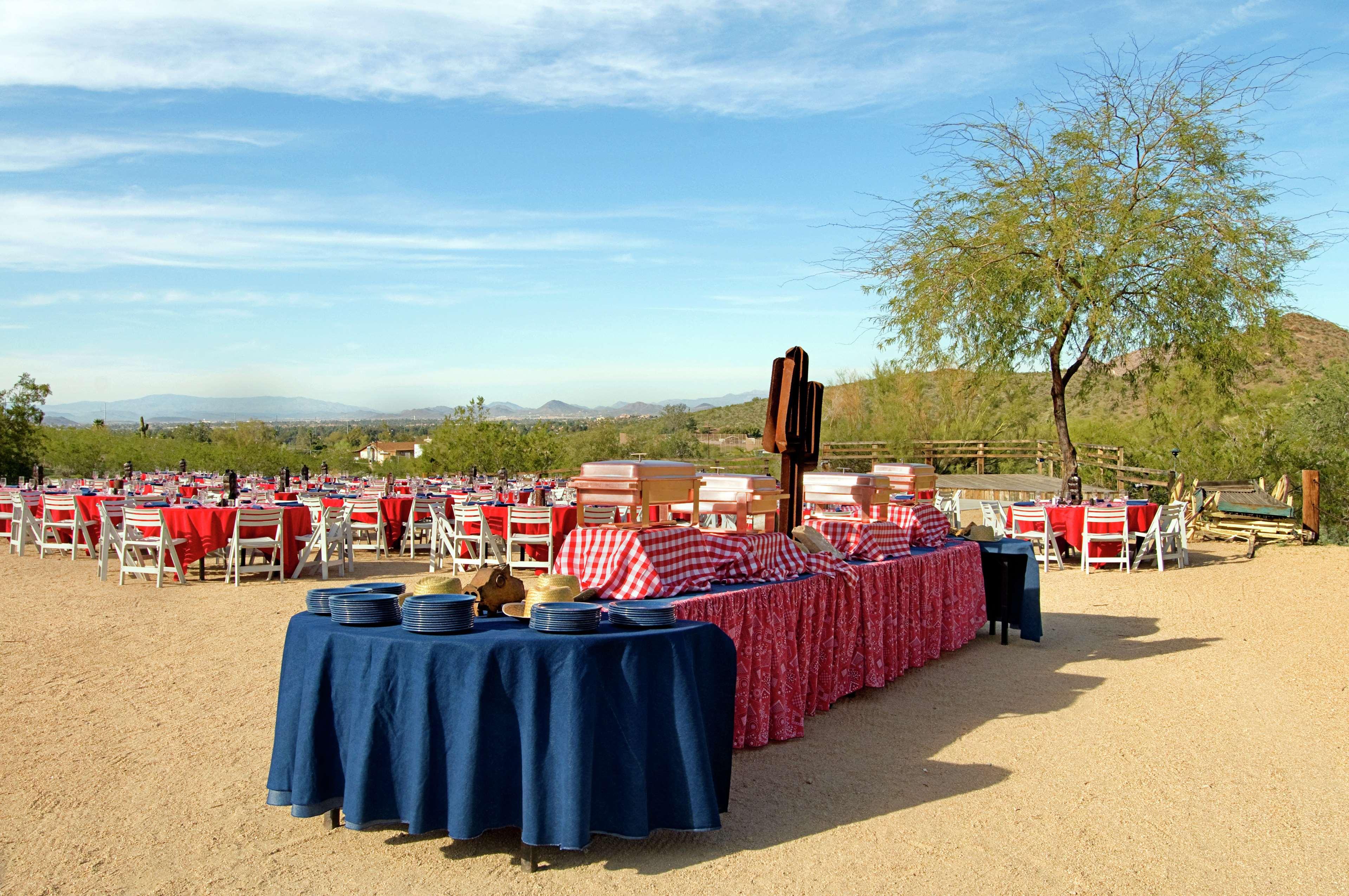 Hilton Phoenix Tapatio Cliffs Resort Restaurant foto